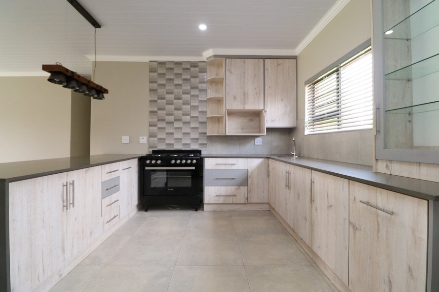 3 Bedroom Property for Sale in Flamwood North West